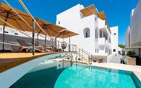 Deluxe Hotel Santorini